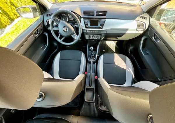 Skoda Fabia cena 41999 przebieg: 90000, rok produkcji 2018 z Katowice małe 22